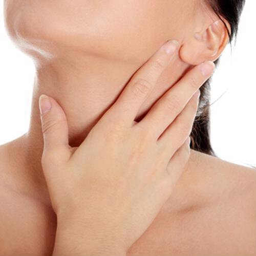 Sagging neck skin: 3 treatments to consider