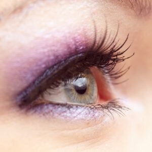 This spring, try using eye shadow in gorgeous pastel colors.